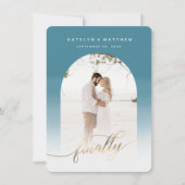 Endlich Gold Script Wasserfall Arch Gerahmtes Foto Save The Date (Vorderseite)