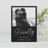 Endlich Minimalistische Hochzeit Foto Save the Dat Date (Stehend Vorderseite)