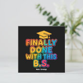 Endlich mit den B.S. Ein humorvoller Abschluss Einladung (Stehend Vorderseite)