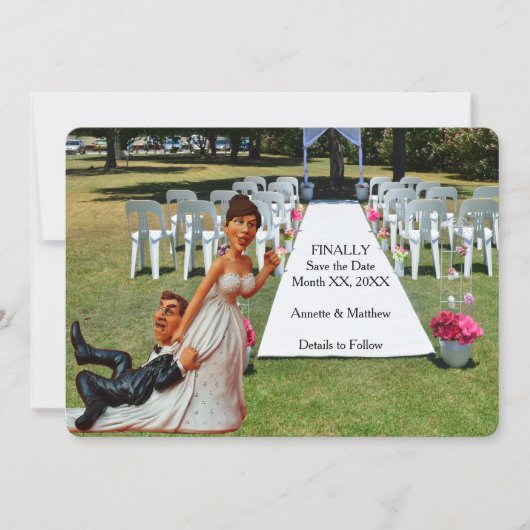 Endlich Save the Date Brown Hair Funny Couple Card (Vorderseite)