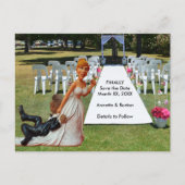 Endlich Save the Date Funny Interracial Paar 2 Ankündigungspostkarte (Vorderseite)