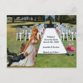 Endlich Save the Date Funny Interracial Paar 2 Ankündigungspostkarte (Vorderseite)