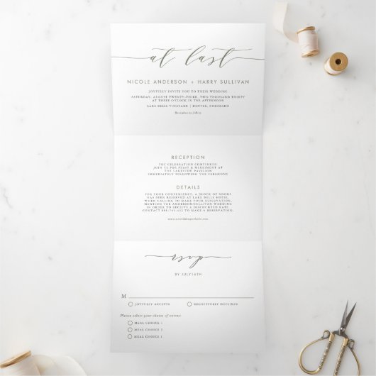 Endlich Taupe Green Minimalistisch Script Wedding Dreifach Gefaltete Einladung (Innenseite)