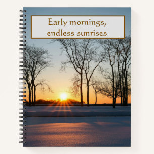 Endlose Sonnenaufgänge im Winter an frühen Morgen Notizblock