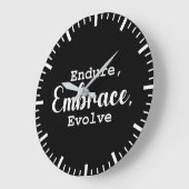 Endure, Embrace, Evolve - Gym, Hustle, Erfolg Große Wanduhr (Winkel)