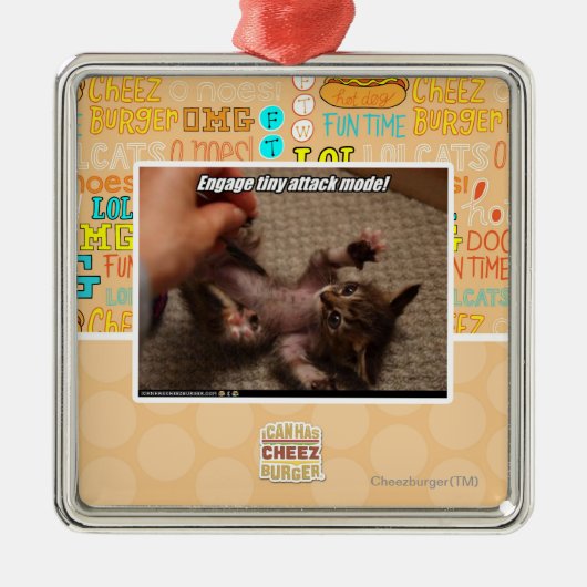 Engagieren Sie sich kleinen Angriffsmodus! Silbernes Ornament (Vorne)