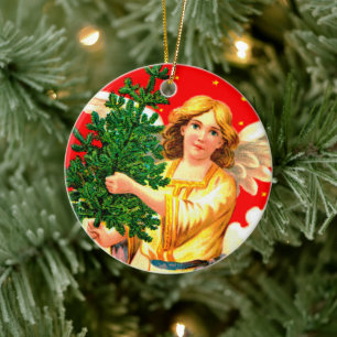 Engel im gelben Gewand trägt Weihnachtsbaum Keramik Ornament