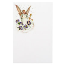 Engel mit Kreuz und Klematisblumen