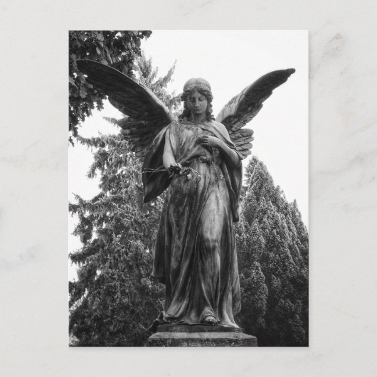 Engel mit Spread Flügeln mit einer Blume Postkarte (Vorderseite)