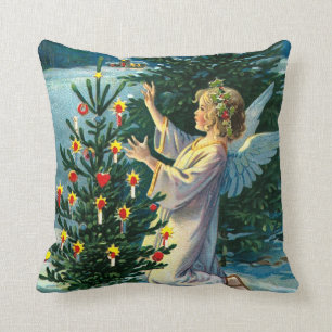 Engel schmückt Weihnachtsbaum 2 Kissen