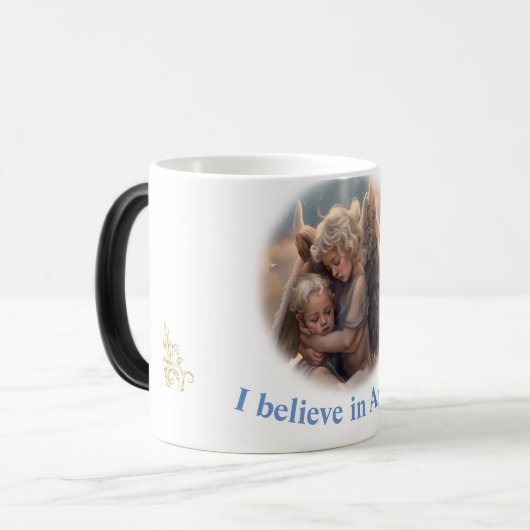 Engel Verwandlungstasse (Vorderseite Links)