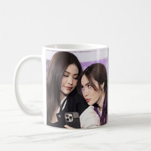 Engfa Waraha & Charlotte Austin Englot Thai GL Kaffeetasse (Links)