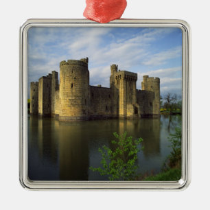 England, Sussex, Burg Bodiam Ornament Aus Metall