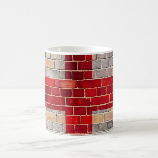 Englandflagge an einer Ziegelmauer Kaffeetasse (Mittel)