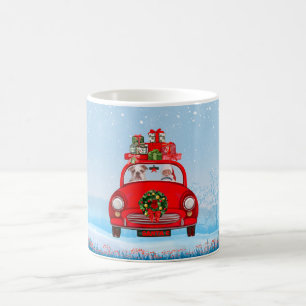 Englisch Bulldog in Car mit dem Weihnachtsmann Kaffeetasse