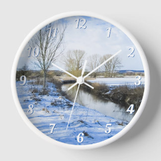 Englisch Winter River Stroll - Round Wall Uhr