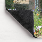 Englische Hütte II mit Blumengartenfotografie Mousepad (Ecke)