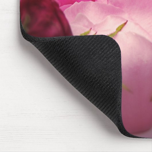 Englische Rosen im Rosa Mousepad (Ecke)