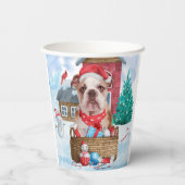 Englischer Bulldog im Schnee Weihnachts-Hundehaus Pappbecher (Rückseite)