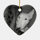 Englischer Bullterrier Snuggled unter einer Decke Keramikornament (Hinten)