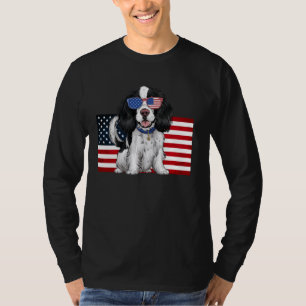 Englischer Springer Spaniel Hund mit amerikanische T-Shirt