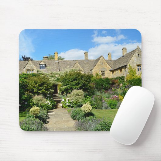Englisches Haus mit Blumengarten mousepad (Mit Mouse)
