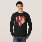Englisches Schweizer Flaggenherz T-Shirt (Vorne ganz)
