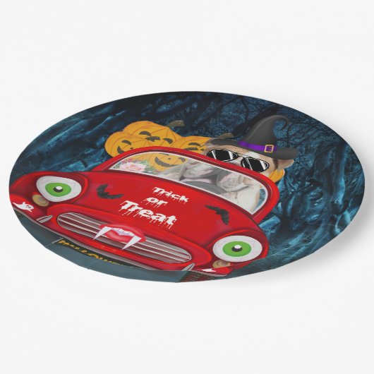 English Bulldog Driving Car Beängstigend Halloween Pappteller (Schrägansicht)