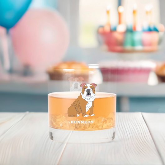 English Bulldog Illustration Personalisiert Whiskyglas (Insitu (Baby Party))