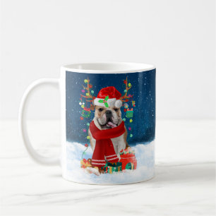 English Bulldog in Snow mit Weihnachtsgeschenken Kaffeetasse