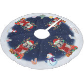 English Bulldog Lass es schneien Polyester Weihnachtsbaumdecke (Schrägansicht)