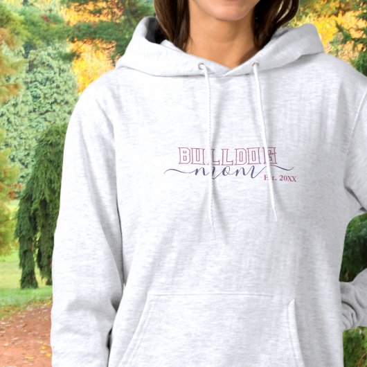 English Bulldog Mama mit dem Jahr Hoodie