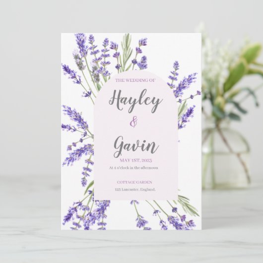 English Country Garden Wedding Lavender Einladung (Stehend Vorderseite)