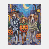 English Foxhound Hunde Trick-or-Treating Halloween Fleecedecke (Vorderseite)