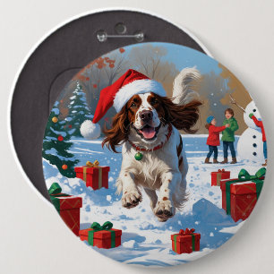 English Setter läuft im Schnee mit Weihnachtsmütze Button