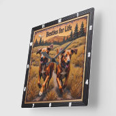 Engraved Dog Pair Mountain Pine Quadratische Wanduhr (Winkel)