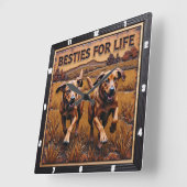 Engraved Dog Pair Running Field Quadratische Wanduhr (Winkel)