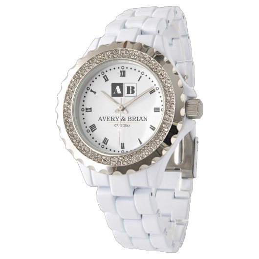 Engraved Monogram Couples Minimalist Personalized Armbanduhr (Schrägansicht)