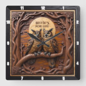 Engraved Owls Branch Rustic Brown Quadratische Wanduhr (Vorderseite)