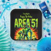 Enigmatische Außerirdischen erscheinen in der Nähe Pappteller (Party)