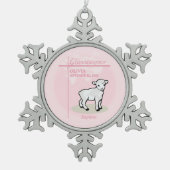Enkelin Taufe Rosa Girl Lamm Name und Datum Schneeflocken Zinn-Ornament (Vorderseite)