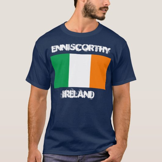 Enniscorthy, Irland mit irischer Flagge T-Shirt (Vorderseite)