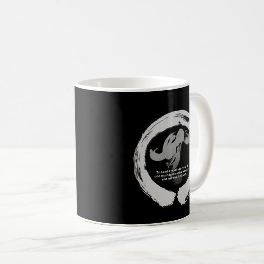 Enso, japanischer Kreis mit MU-Kanji, Nichts Kaffeetasse (VorderseiteRechts)