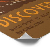 Entdecken Sie Bigfoot im Redwood Forrest Poster (Ecke)