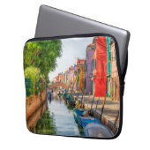 Entdecken Sie den lebendigen Charme von Burano Laptopschutzhülle (Vorderseite Links)
