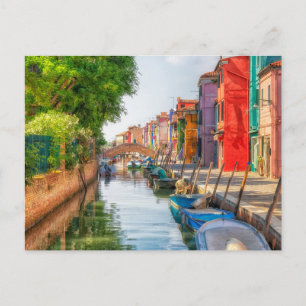 Entdecken Sie den lebendigen Charme von Burano Postkarte