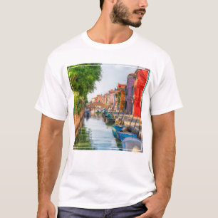 Entdecken Sie den lebendigen Charme von Burano T-Shirt