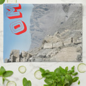 Entdecken Sie die unruhige Schönheit der Oman's Wü Geschirrtuch (Gefaltet)