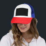 Entdecken Sie ein faszinierendes Schwarz-Weiß-Foto Truckerkappe<br><div class="desc">Tauchen Sie ein in den Charme dieser monochromen urbanen Fotografie,  die einen historischen Uhrturm zeigt. Entdecken Sie die Schönheit dieser Vintagen Sehenswürdigkeit und ihre faszinierende Architektur vor dem Stadtbild.</div>