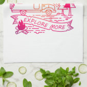 Entdecken Sie mehr Rosa Camper Van Mountain Nature Geschirrtuch (Gefaltet)